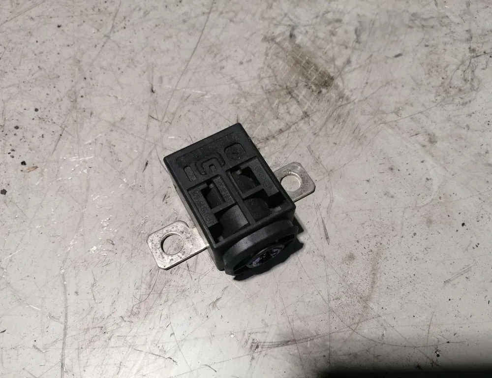 AUDI A6 C8/4K (2018-2024) Предохранитель батареи 4F0915519 33885194