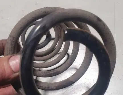 PEUGEOT 2008 2 generation (2019-2023) Pravá zadná vinutá pružina 33886492