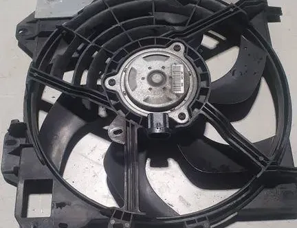 PEUGEOT 2008 2 generation (2019-2023) Диффузор GMV140CEM00 33886510