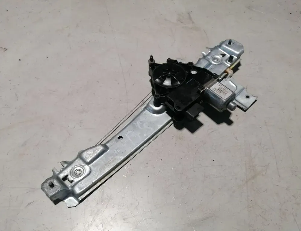 PEUGEOT 2008 2 generation (2019-2023) Стеклоподъемник задней правой двери 9673154180 33886936