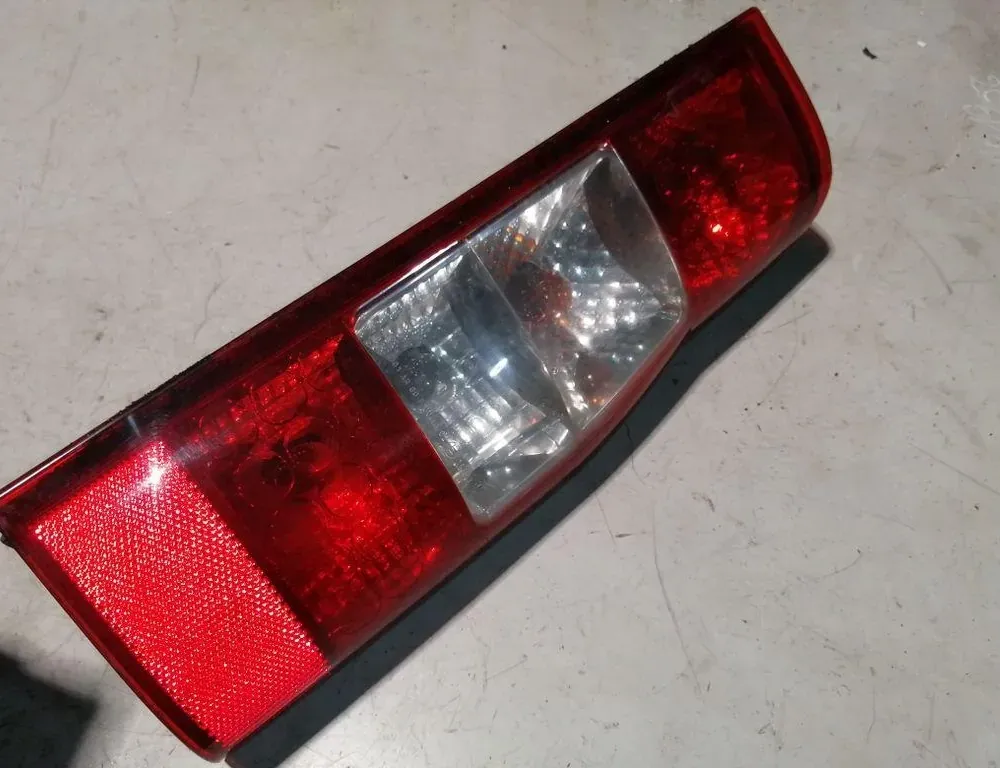 FORD Transit 3 generation (2000-2013) Pravé zadné svetlo 6C1113N004A 33887419