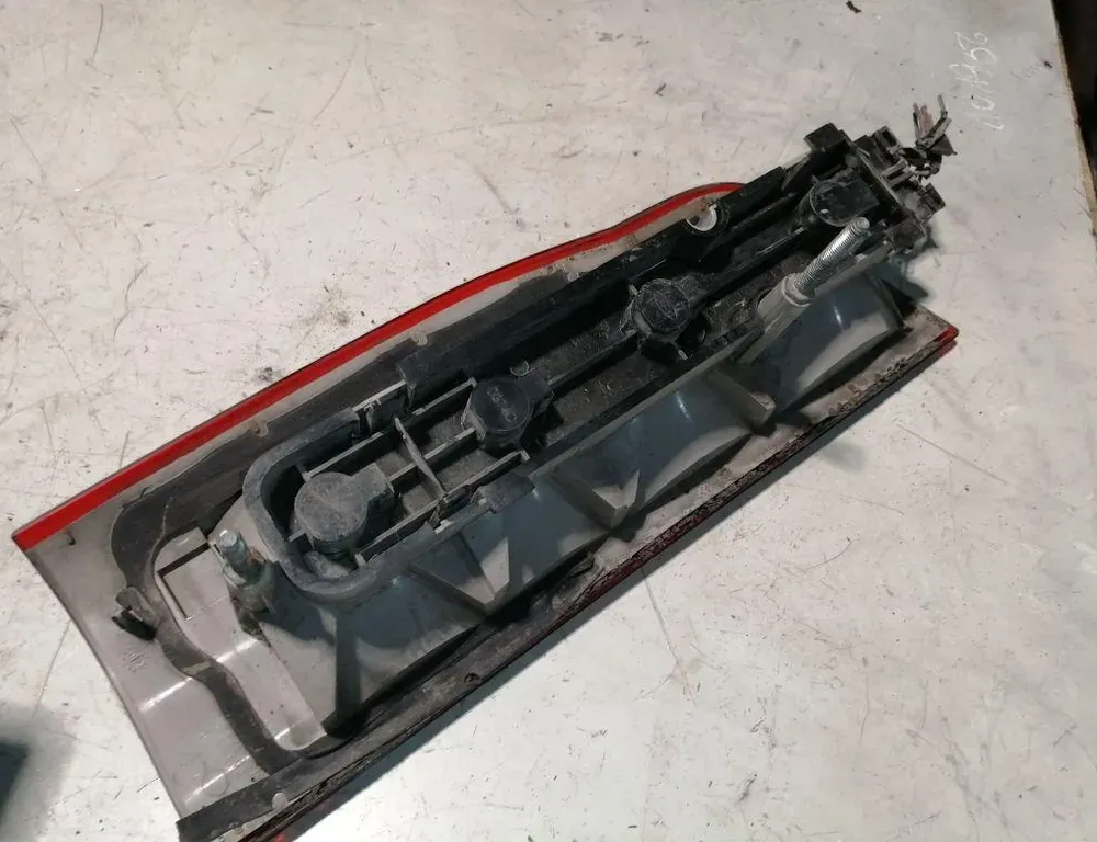 FORD Transit 3 generation (2000-2013) Pravé zadné svetlo 6C1113N004A 33887419