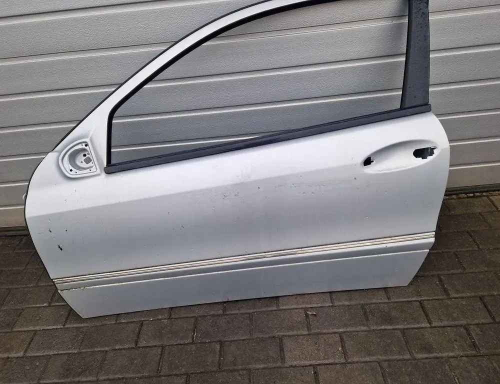 MERCEDES-BENZ CLC-Class CL203 (2008-2011) Predné ľavé dvere 33888089