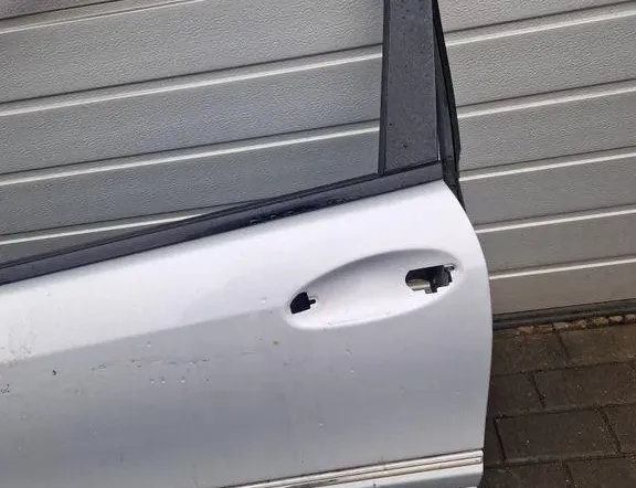 MERCEDES-BENZ CLC-Class CL203 (2008-2011) Predné ľavé dvere 33888089