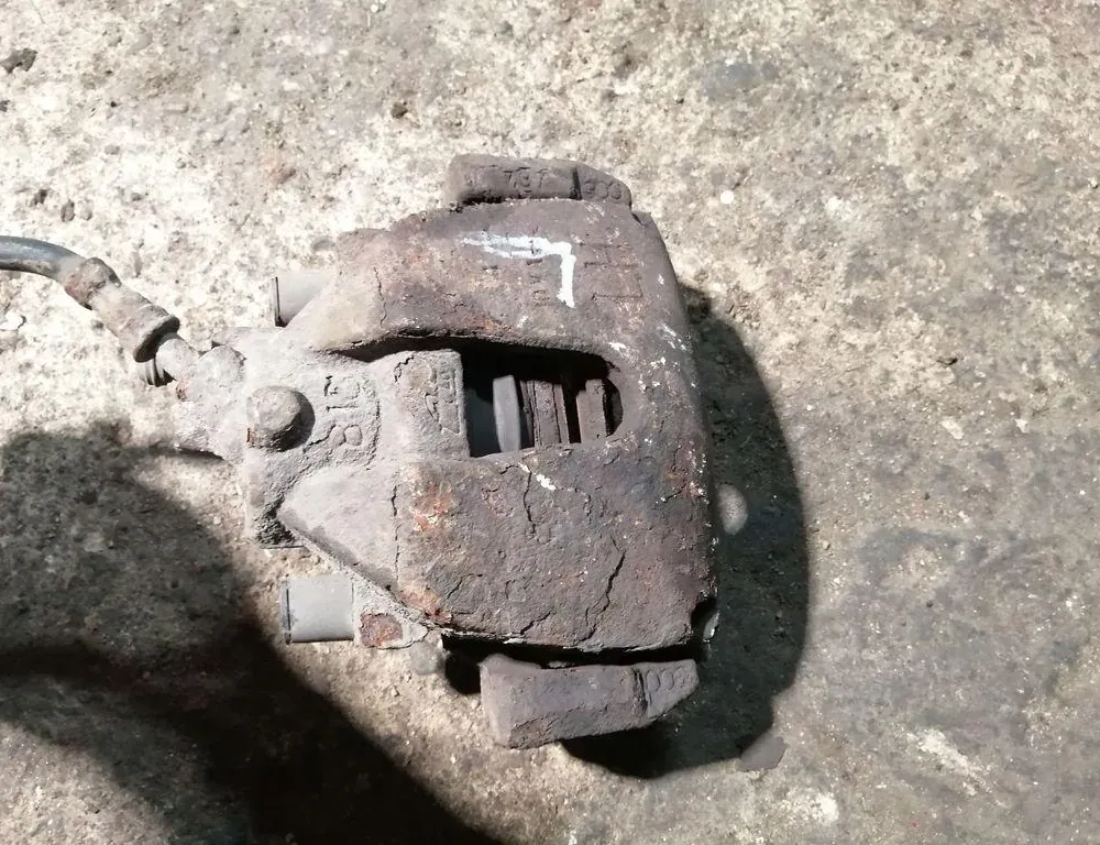 VOLVO S40 2 generation (2004-2012) Front Left Brake Caliper 33978209