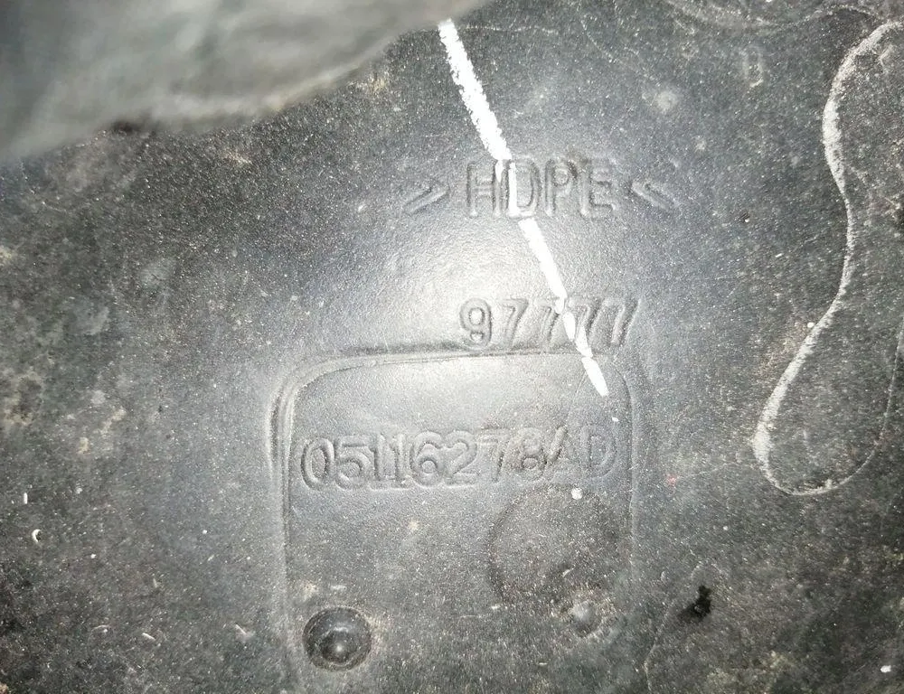 DODGE Journey 1 generation (2008-2020) Pravý predný vnútorný blatníkový podklad 05116278AD 33973908