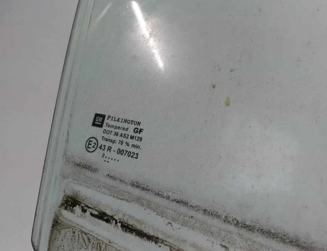 OPEL Vectra C (2002-2005) Стекло задней праой двери 28424792