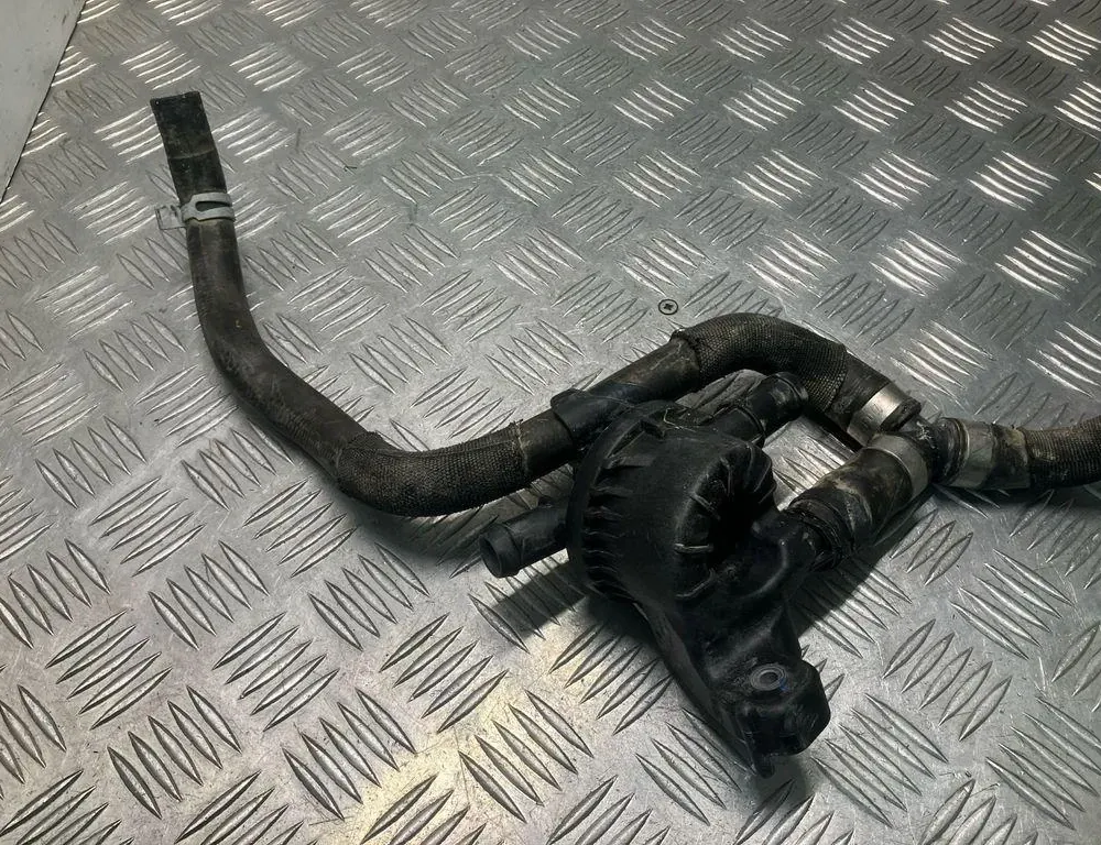 VOLVO XC40 1 generation (2017-2024) Coolant Hose Pipe 32325210 33602788