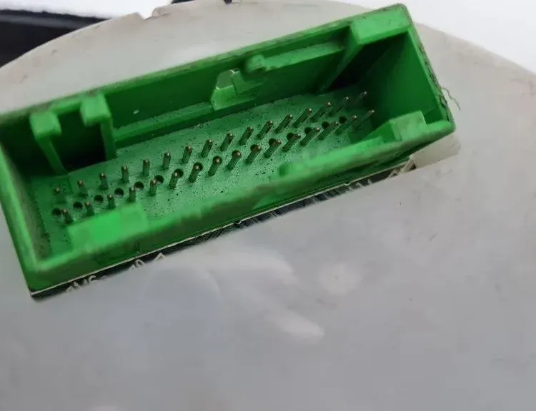 AUDI A4 B5/8D (1994-2001) Speedometer 8D0919861F 31235982