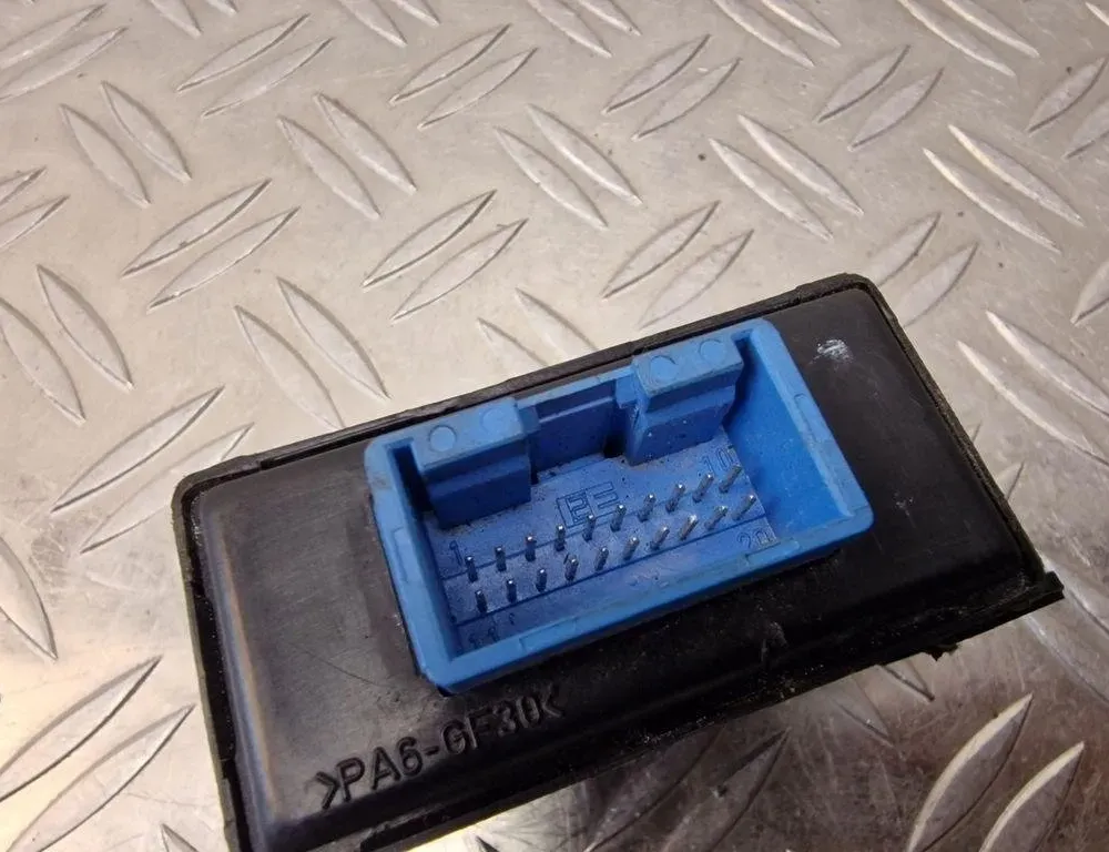 AUDI A8 D2/4D (1994-2002) Ovládacia jednotka svetlometov 4B0907357C 31253015