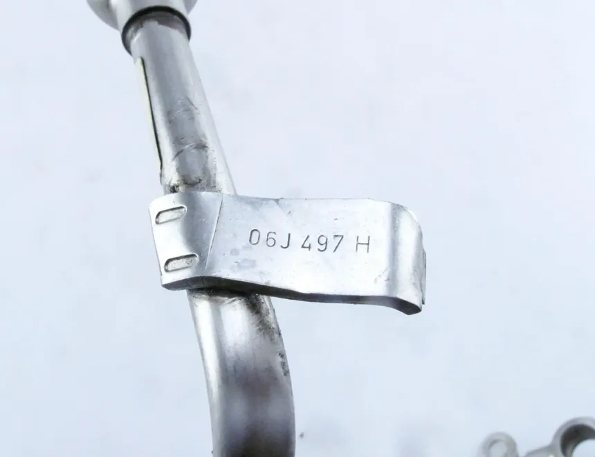 AUDI A4 B8/8K (2011-2016) Turbínová mazacia rúrka 06J497H 21360611