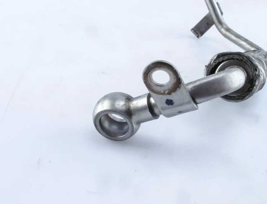 AUDI A4 B8/8K (2011-2016) Turbínová mazacia rúrka 06J497H 21360612