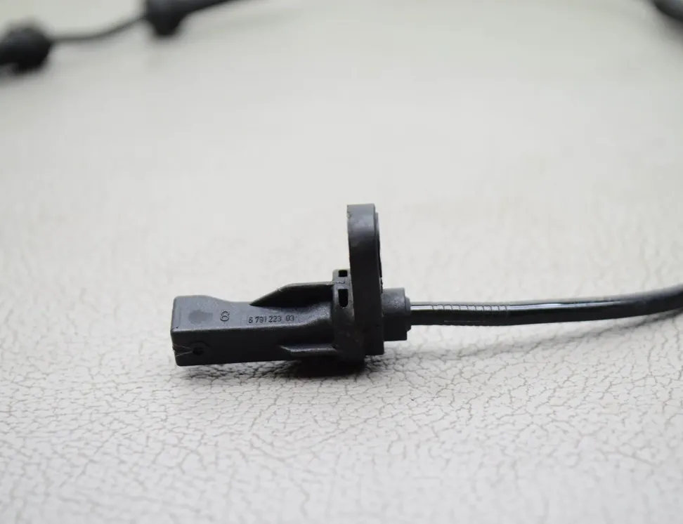 BMW 1 Series F20/F21 (2011-2020) Ľavý predný senzor ABS 6791223 13566977