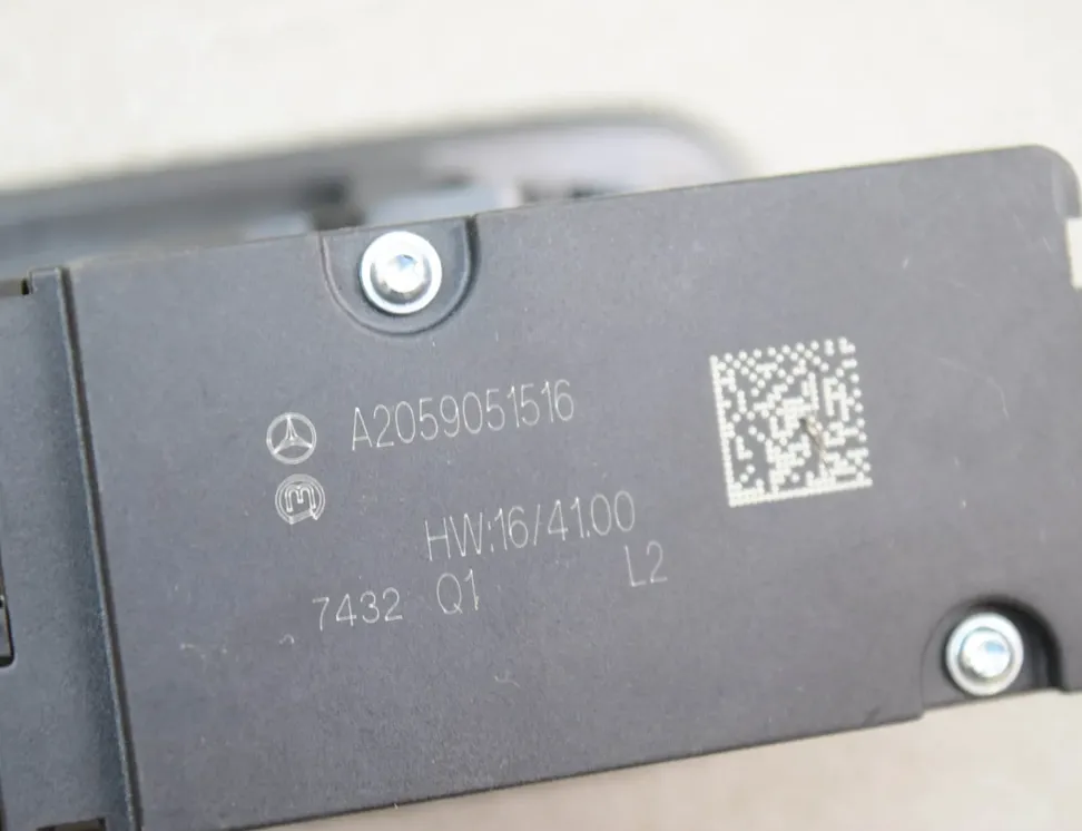 MERCEDES-BENZ GLC 253 (2015-2019) Handbrake Button A2059051516 26070082