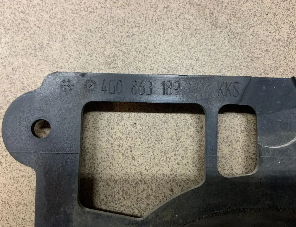 AUDI A6 C6/4F (2004-2011) Другие тайные панели 4G0863189 33769496