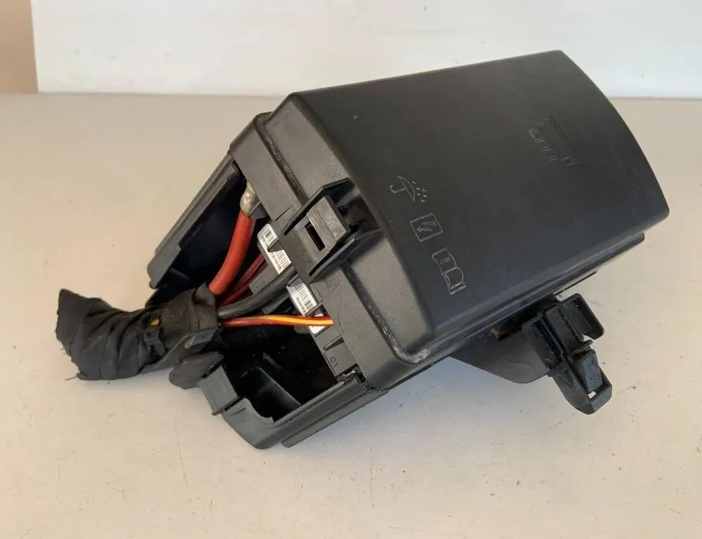 AUDI A3 8V (2012-2020) Poistková skrinka 5Q0907361C,5Q0937132A 33771588