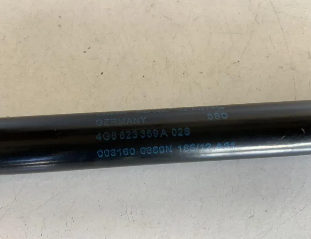 AUDI A7 C7/4G (2010-2020) Амортизатор капота передний правый 4G8823359A 33772708