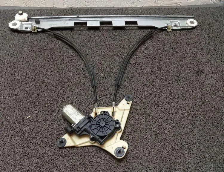 RENAULT Master 3 generation (2010-2023) Regulátor okna pravých predných dverí 33251857