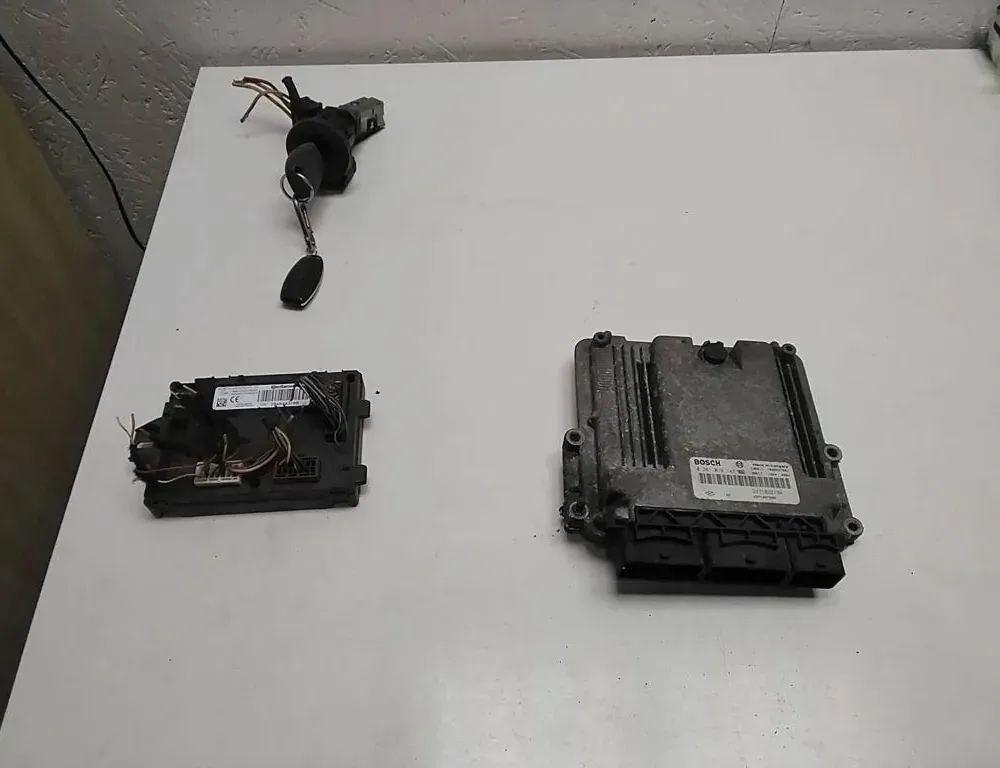 DACIA Dokker 1 generation (2012-2024) Комплект зажигания 237102213R 33252357