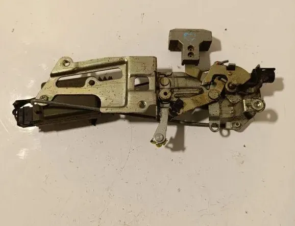 RENAULT Master 3 generation (2010-2023) Pravý posuvný zámok dverí A00272 33252998