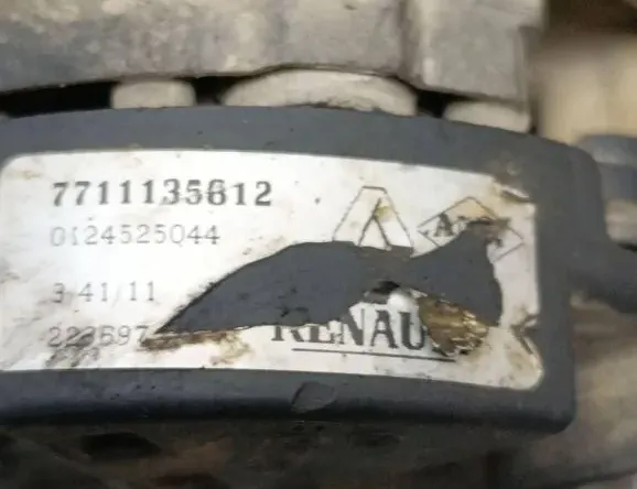 RENAULT Master 3 generation (2010-2023) Alternátor 7711135812,0124525044 33256646
