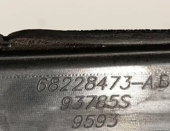 CHRYSLER Pacifica 2 generation (RU) (2016-2023) Front  Wiper Cowl Trim 68228473AB,93785S 33262743