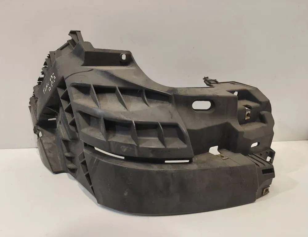 RENAULT Trafic 2 generation (2001-2015) Pravý predný držiak nárazníka 620340101R 33265363