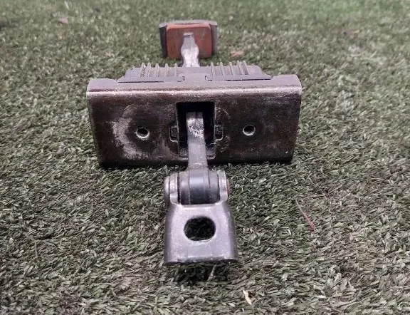 BMW X3 E83 (2003-2010) Pravý zadný dverový obmedzovač 3330969 34248373