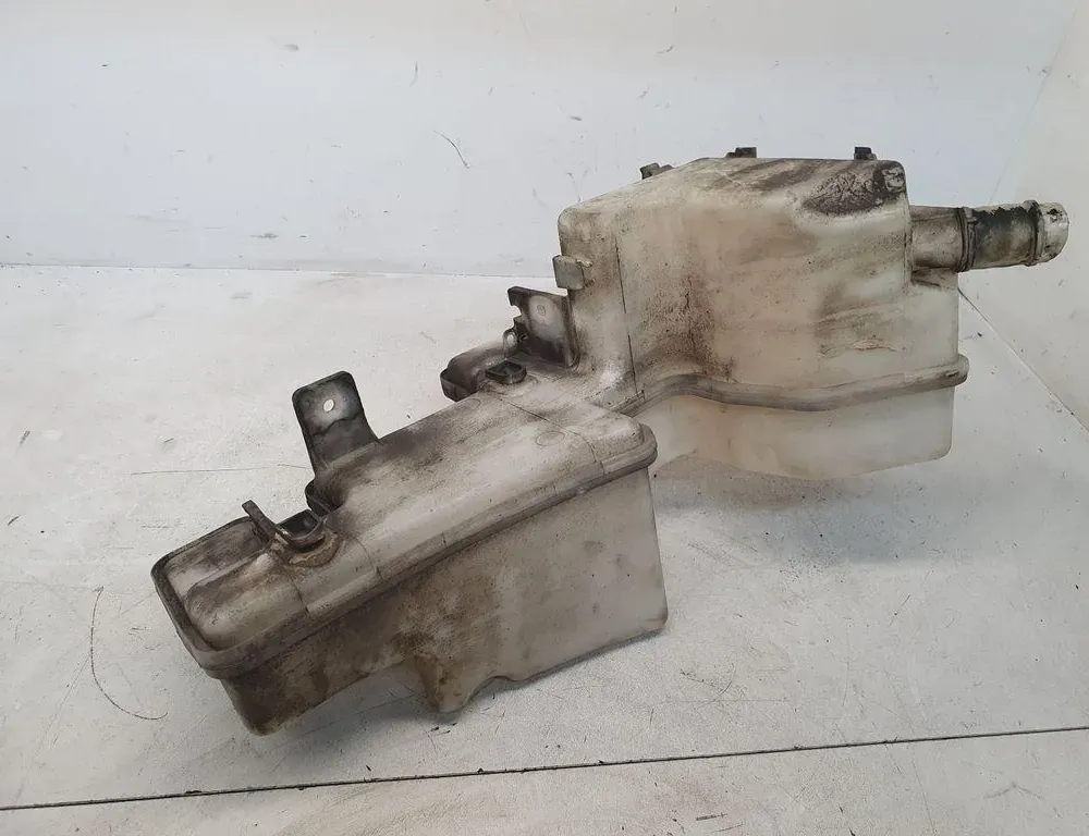 VOLKSWAGEN Passat B7 (2010-2015) Бачок омывателя 1T0955453E,1T0955453D,1T0955453C 34237210