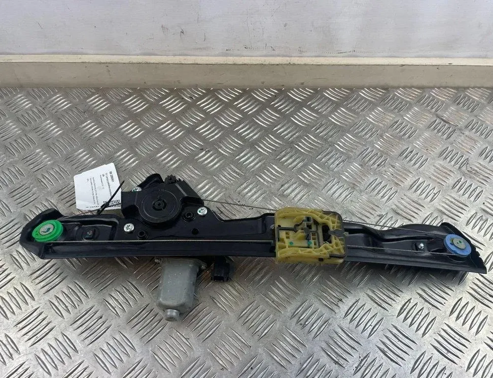 FORD EcoSport 2 generation (2013-2024) Zdvíhač pravého zadného dverového okna CN15A27001CB 31580404