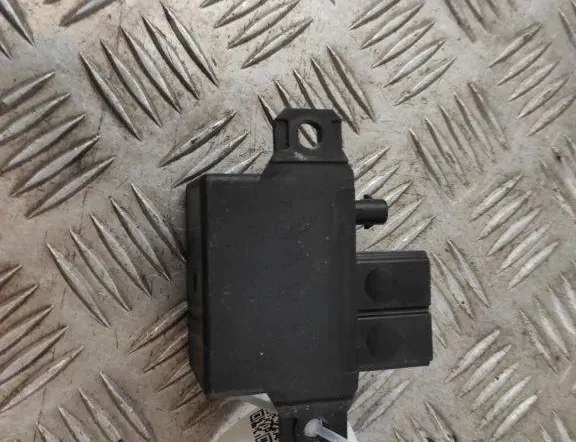 BMW X3 G01 (2017-2024) Coolant fan relay 9198302 31596120