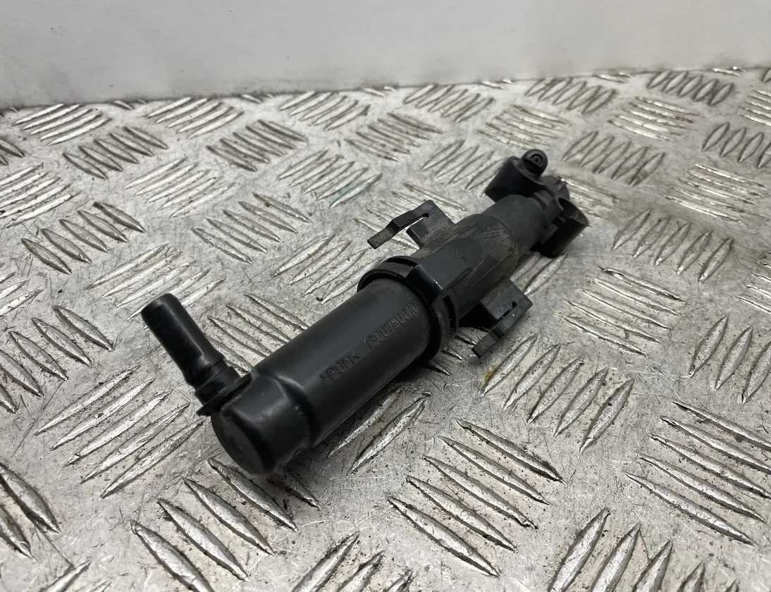 BMW 7 Series F01/F02 (2008-2015) Pravý ostrekovač svetlometu 7178744 23565090