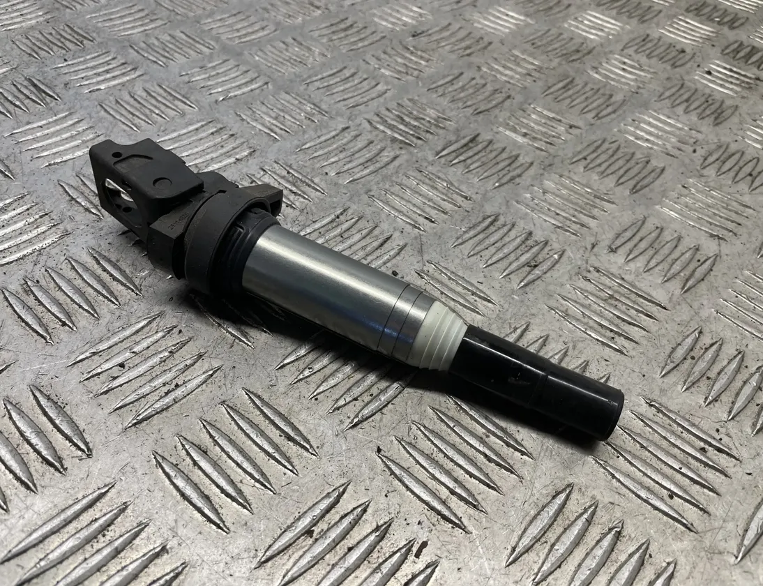 BMW 3 Series E90/E91/E92/E93 (2004-2013) Vysokonapäťová zapalovacia cievka 7594596 24596478