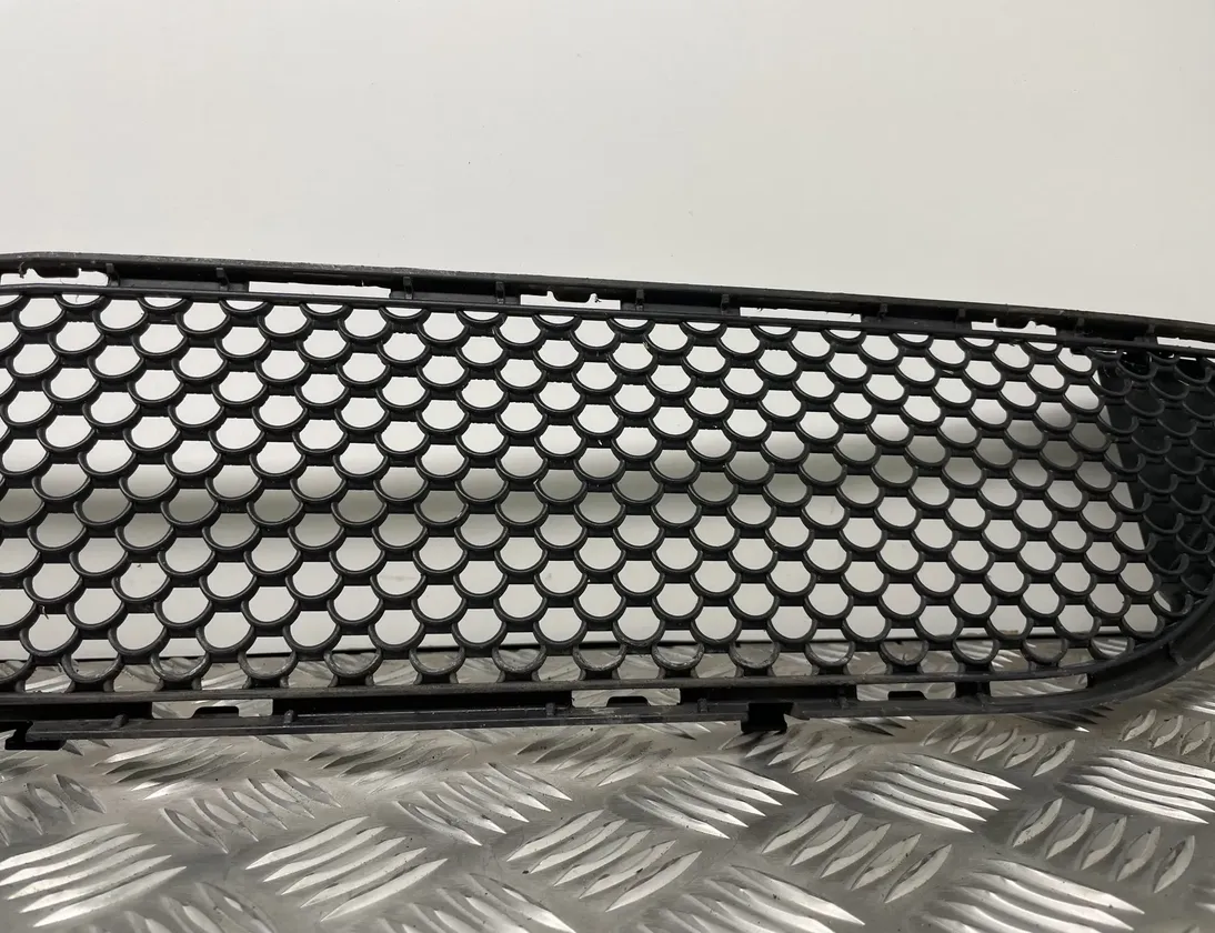 MERCEDES-BENZ C-Class W204/S204/C204 (2004-2015) Нижняя решетка переднего бампера A2048850153 26845296