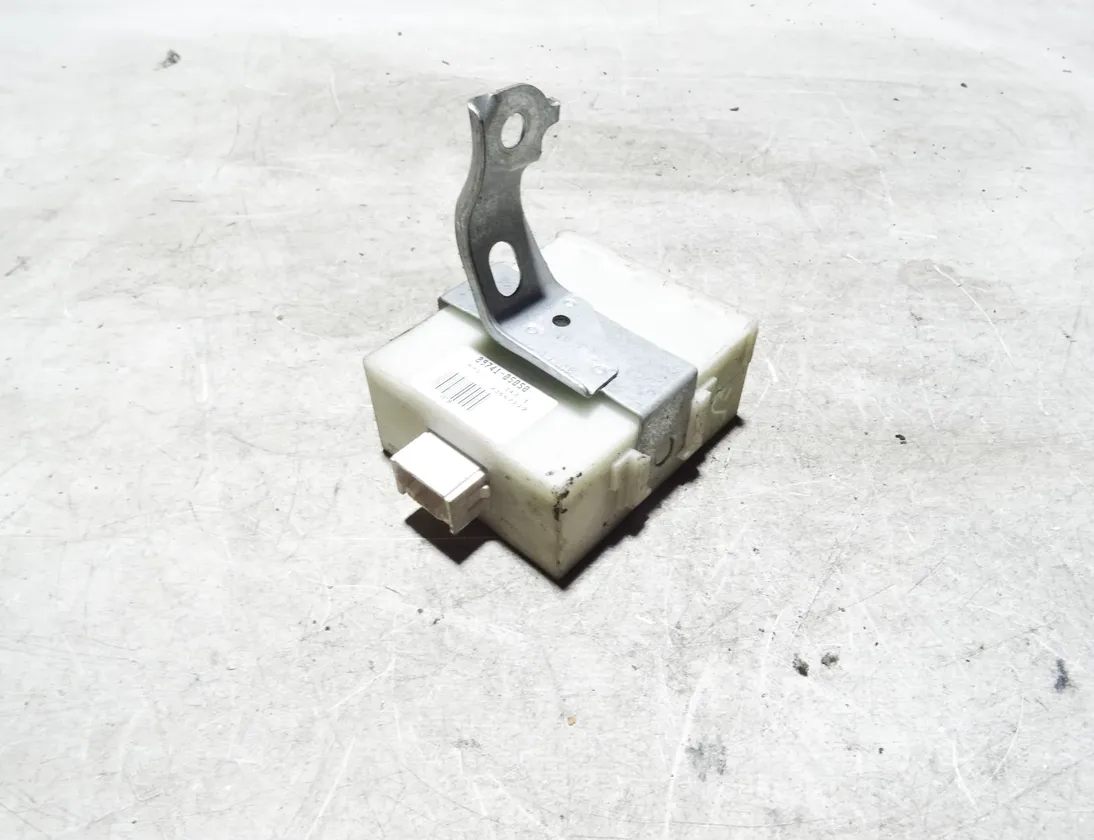 TOYOTA Avensis 2 generation (2002-2009) Блок управления дверей передние левые 8974105050 14543018