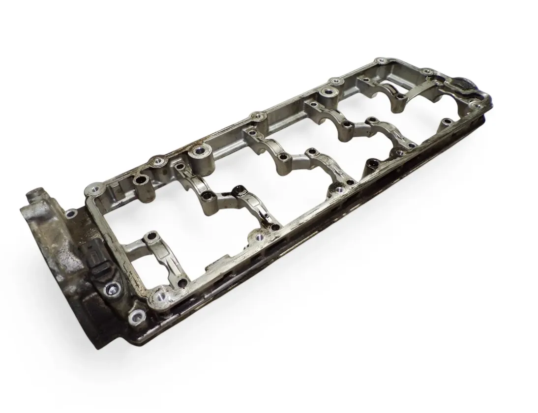 VOLKSWAGEN Touareg 2 generation (2010-2018) Pravá strana krytu valca CKD,057286G 28000624