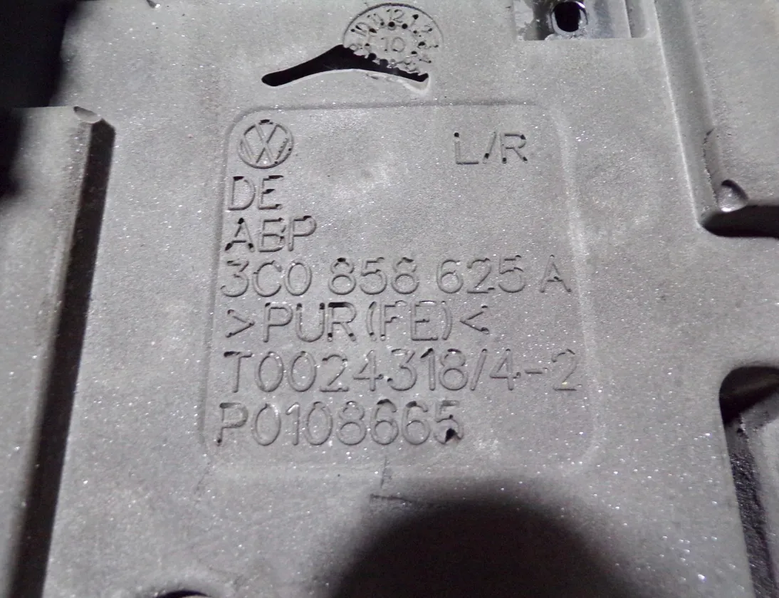 VOLKSWAGEN Passat B7 (2010-2015) Obloženie stĺpika volantu 3C0858625A 33481893