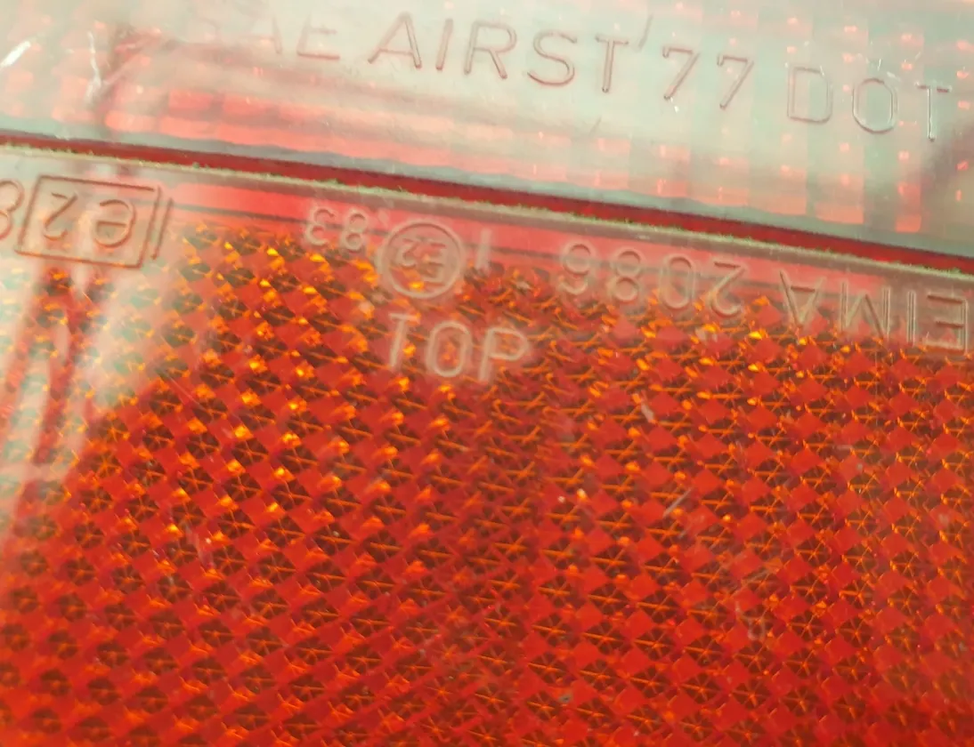 RENAULT 9 1 generation (1981-1986) Ľavé zadné koncové svetlo seima20910 21835009