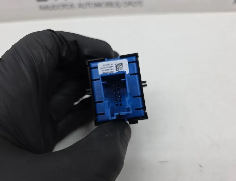 PEUGEOT 2008 2 generation (2019-2023) Handbrake Button 9810593577 33948623