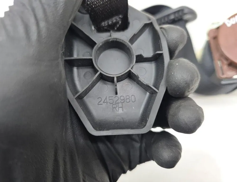 DODGE Durango 3 generation (2010-2024) Pravý zadný bezpečnostný pás 2472185 33949268