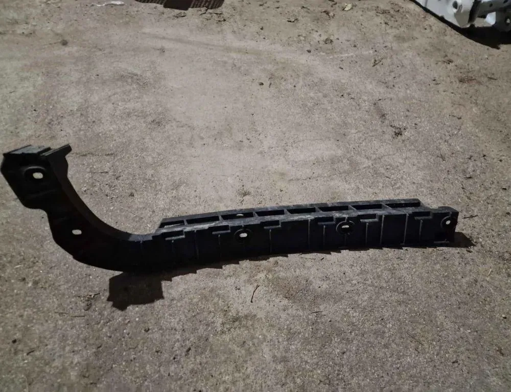 SKODA Superb 1 generation (2001-2008) Pravý zadný držiak nárazníka 903902581R 34029889