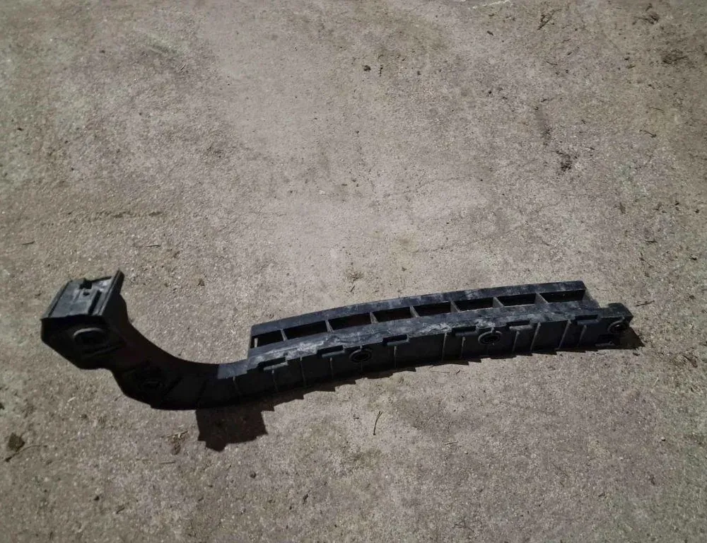 SKODA Superb 1 generation (2001-2008) Pravý zadný držiak nárazníka 903902581R 34029889