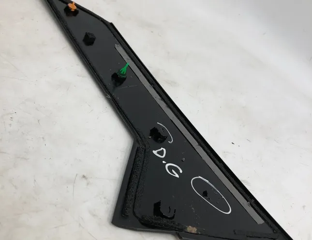 MAZDA CX-30 1 generation (2019-2023) Pravé zadné dvere vertikálne lemy 34393540