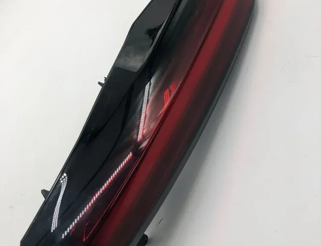 CITROËN Pravé zadné svetlo na kufri 9831120580 32809253
