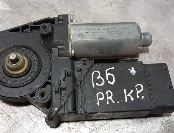 VOLKSWAGEN Passat B5 (1996-2005) Motor regulátora okna ľavých predných dverí 3B4837751BA,0130821695 31478289