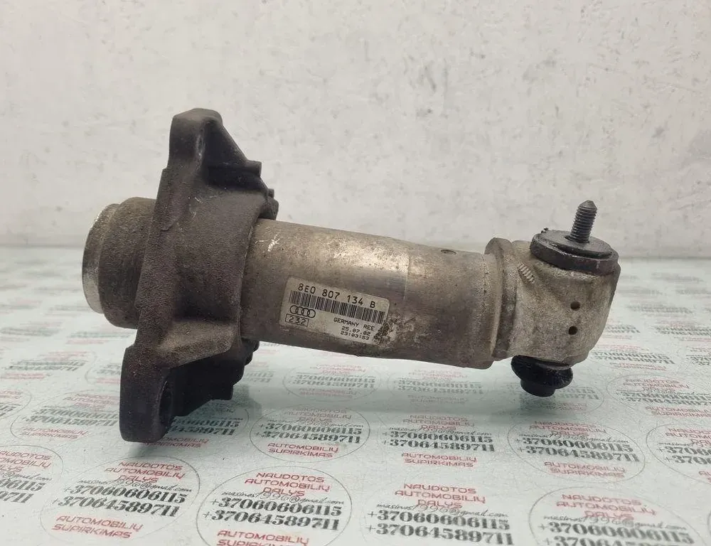 AUDI A4 B7/8E (2004-2008) Отбойник передний правый 8E0807134B 33905801