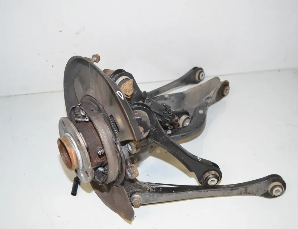 BMW 3 Series F30/F31 (2011-2020) Pravý zadný náboj kolesa 6792524,33326792524,6792525,33326792525,6884694,33326884694,6867540,33326867540,6792540,33326792540,6792544,33326792544,6792533,33326792533,6792535,33326792535,6867262,33416867262,6792369,33416792369 33387271