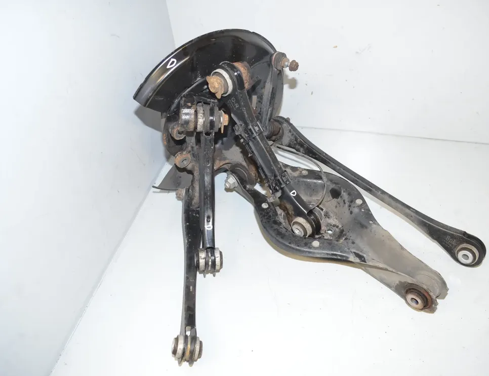 BMW 3 Series F30/F31 (2011-2020) Pravý zadný náboj kolesa 6792524,33326792524,6792525,33326792525,6884694,33326884694,6867540,33326867540,6792540,33326792540,6792544,33326792544,6792533,33326792533,6792535,33326792535,6867262,33416867262,6792369,33416792369 33387271