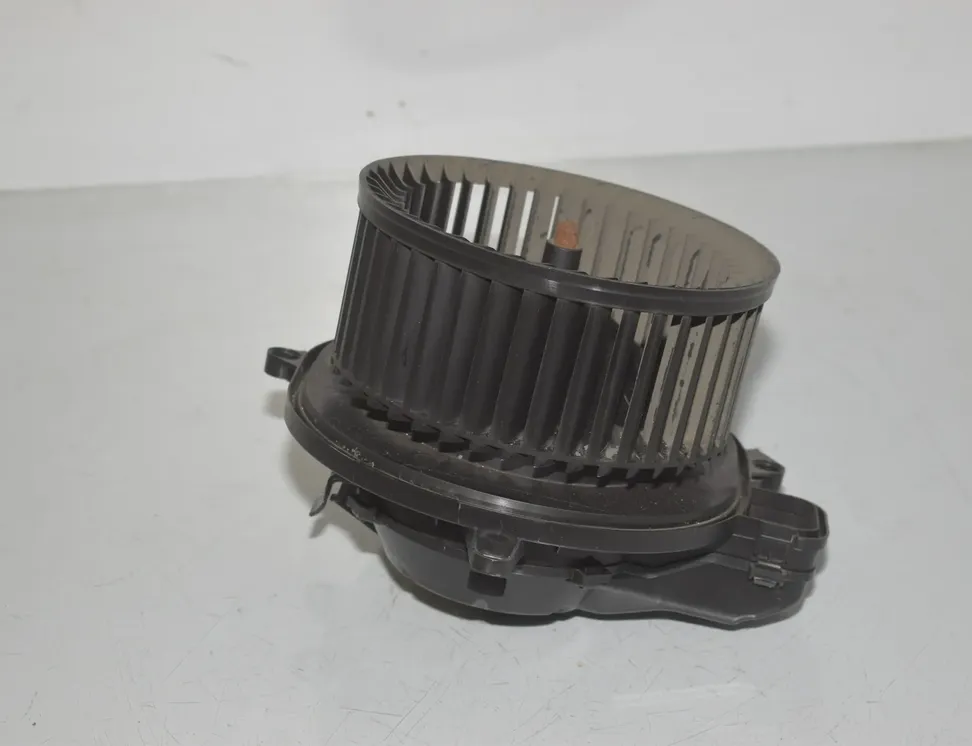 BMW 3 Series F30/F31 (2011-2020) Heater Blower Fan 9276112,64119276112,9270254,64119270254,9231742,64119231742,9350395,64119350395,9237557,64119237557 33475016