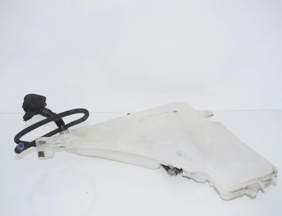 BMW 3 Series F30/F31 (2011-2020) Бачок омывателя 7241675,7302589,7302588,7241676,61667241676,67127302589,6934159,67126934159,67127302588,7199567,67127199567 33518098